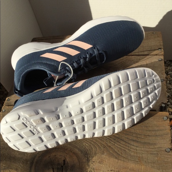 Adidas Women’s lite Racer Sneakers nwot - Picture 3 of 4